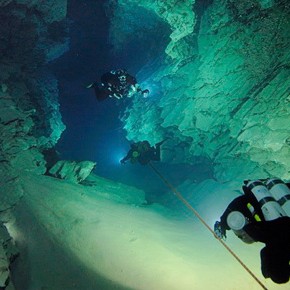 DIVING DIVING